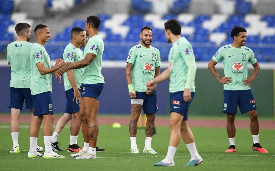 Com Neymar e elenco quase completo, Seleção treina pela primeira vez sob o comando de Diniz