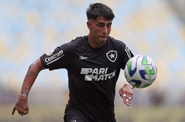 Com nova chance, Di Plácido luta para retomar sequência na lateral do Botafogo