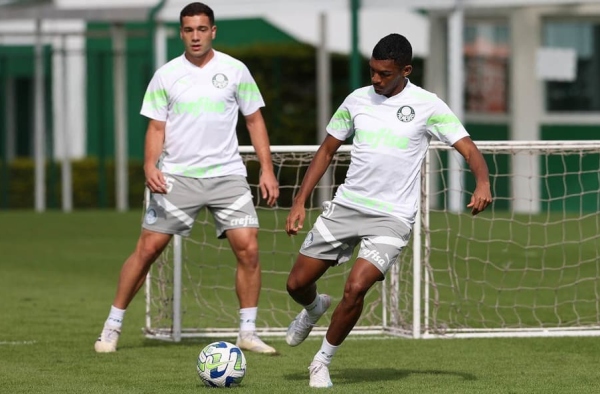 Com novo uniforme de treino, Palmeiras inicia preparação para pegar o Coritiba pelo Brasileirão