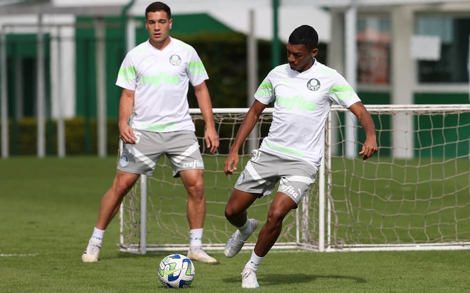 Com novo uniforme de treino, Palmeiras inicia preparação para pegar o Coritiba pelo Brasileirão