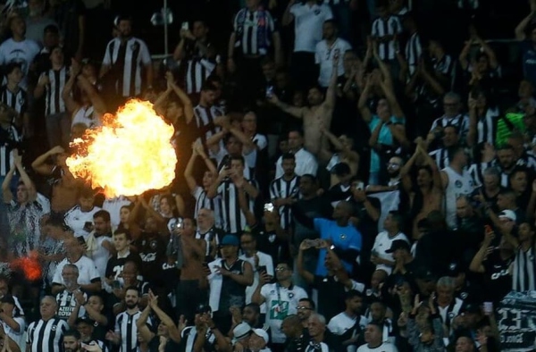 Com presença de John Textor e dúvidas no ataque, Botafogo busca manter série invicta no Nilton Santos