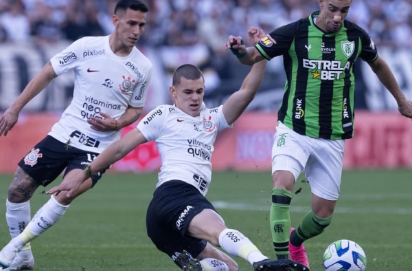 Com renovação encaminhada, Moscardo pode trancar faculdade por conta do Corinthians