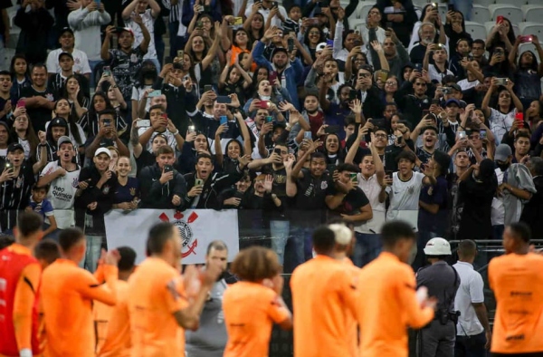 Com treino aberto, Corinthians inicia decisão por vaga na final da Copa do Brasil mesmo antes da bola rolar