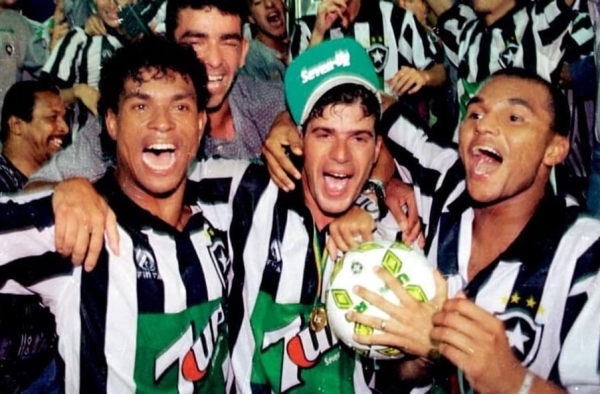 Como era o Botafogo campeão brasileiro de 1995?