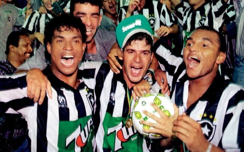 Como era o Botafogo campeão brasileiro de 1995?