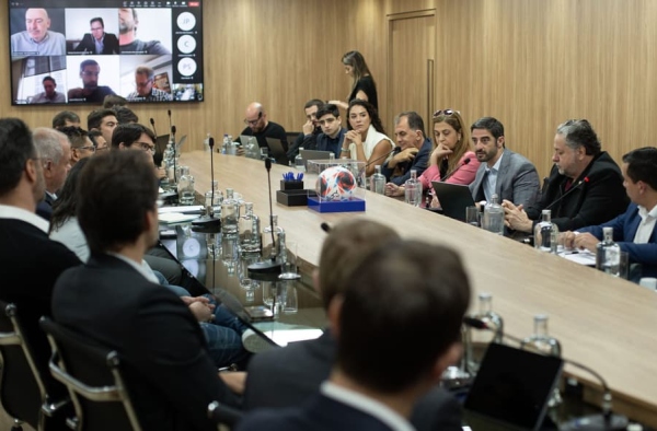 Como seria dividido o dinheiro da nova oferta do Mubadala à Libra? Veja planilha e compare com Forte Futebol