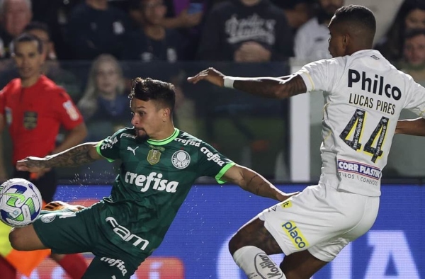 Contra o Santos, Palmeiras registra um de seus piores números de finalizações no ano e passa em branco pela quarta vez