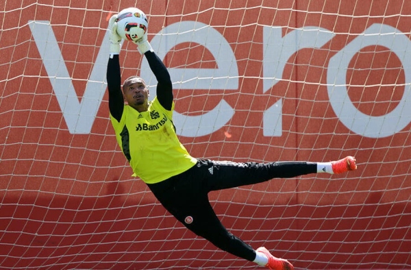 Contratação de Rochet incomoda o titular John