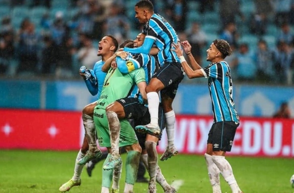 Copa do Brasil: Grêmio vence o Bahia nos pênaltis e está na semifinal
