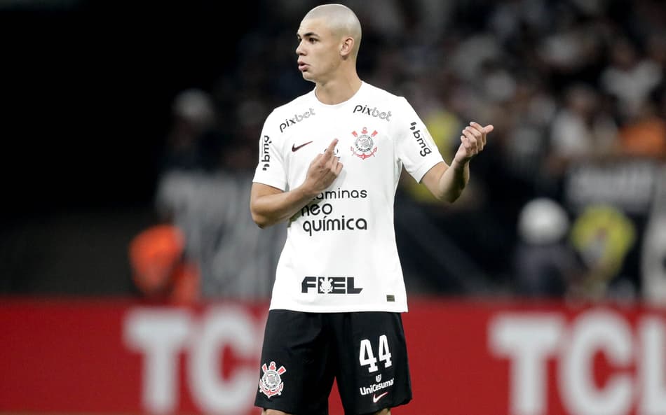 Corinthians anuncia renovação de Gabriel Moscardo, joia do terrão