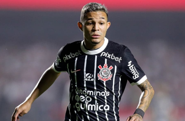 Corinthians confirma venda de Adson para time da França