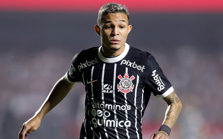 Corinthians confirma venda de Adson para time da França