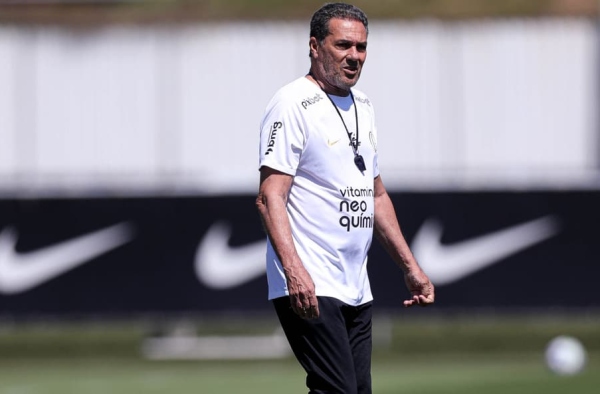 Corinthians faz mistério na escalação para encarar o Fortaleza
