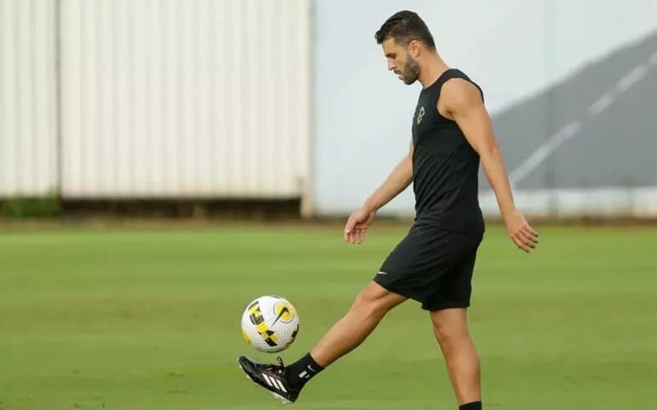 Corinthians já via Júnior Moraes como problema desde o início do ano e teve tentativas frustradas em negociar o atacante