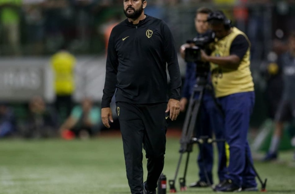 Corinthians precisa apelar à Conmebol para ter Danilo na Libertadores; Lázaro é opção em caso de negativa
