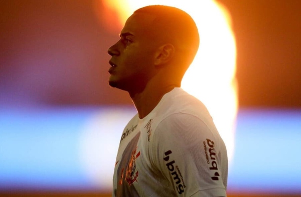 Corinthians recebe proposta por Murillo e trabalha para mantê-lo até o fim do ano