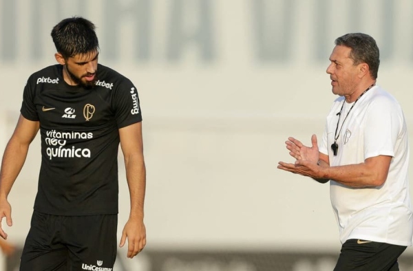 Corinthians se reapresenta após vitória no clássico, e Luxemburgo vive dilema na lateral
