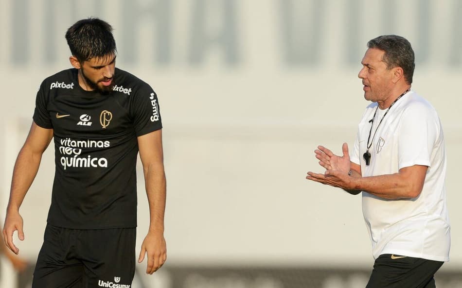 Corinthians se reapresenta após vitória no clássico, e Luxemburgo vive dilema na lateral