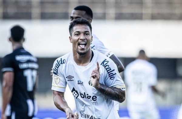 Cotado para deixar o Santos, Marcos Leonardo tem números impressionantes com Turra