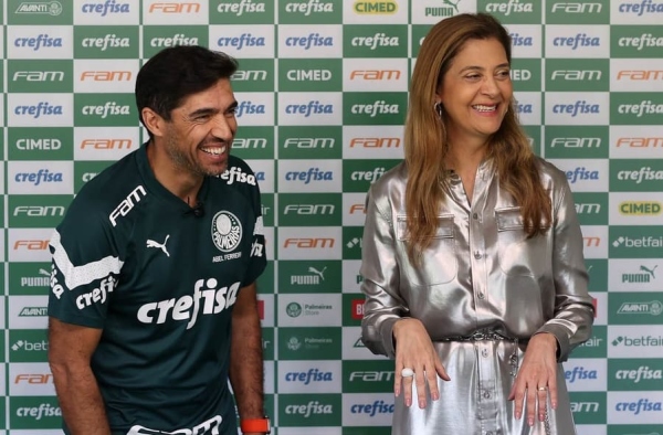 Criança não mente! Mini-torcedor implora para Leila comprar jogador e diverte torcida do Palmeiras