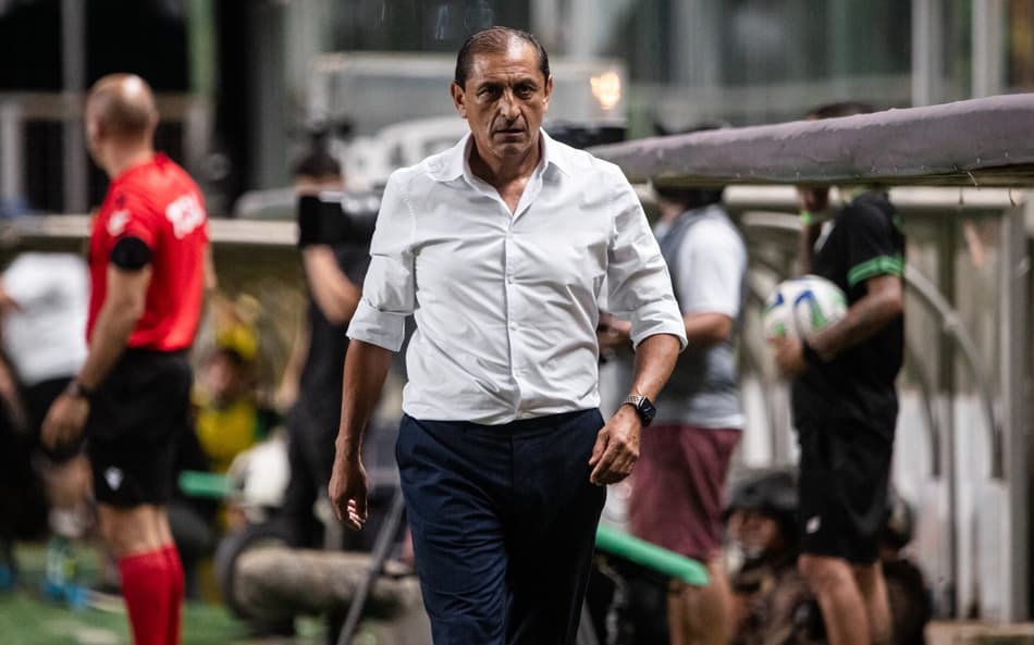 Data Fifa pode ser essencial para Ramón Díaz recuperar jogadores ‘esquecidos’ no Vasco