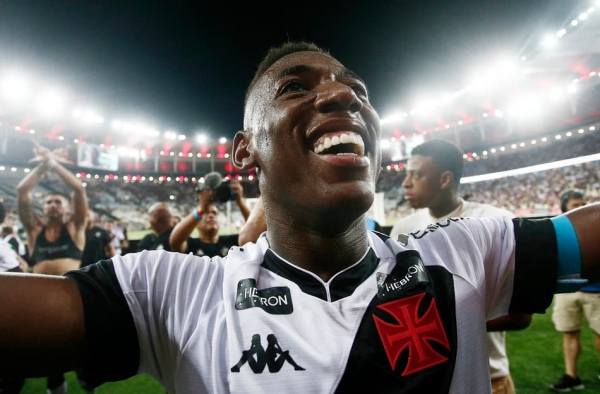 Deu ruim: Vasco ainda não acertou valores iniciais acordados com o São Paulo para contratar Léo