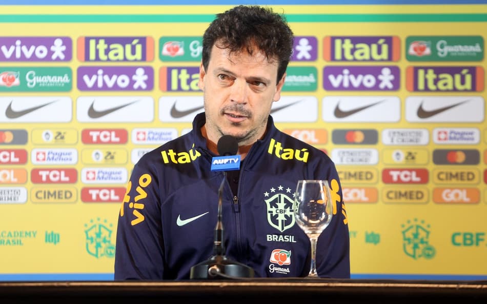 Diniz sente falta de agressividade na Seleção, mas assume culpa: ‘Responsabilidade é minha’