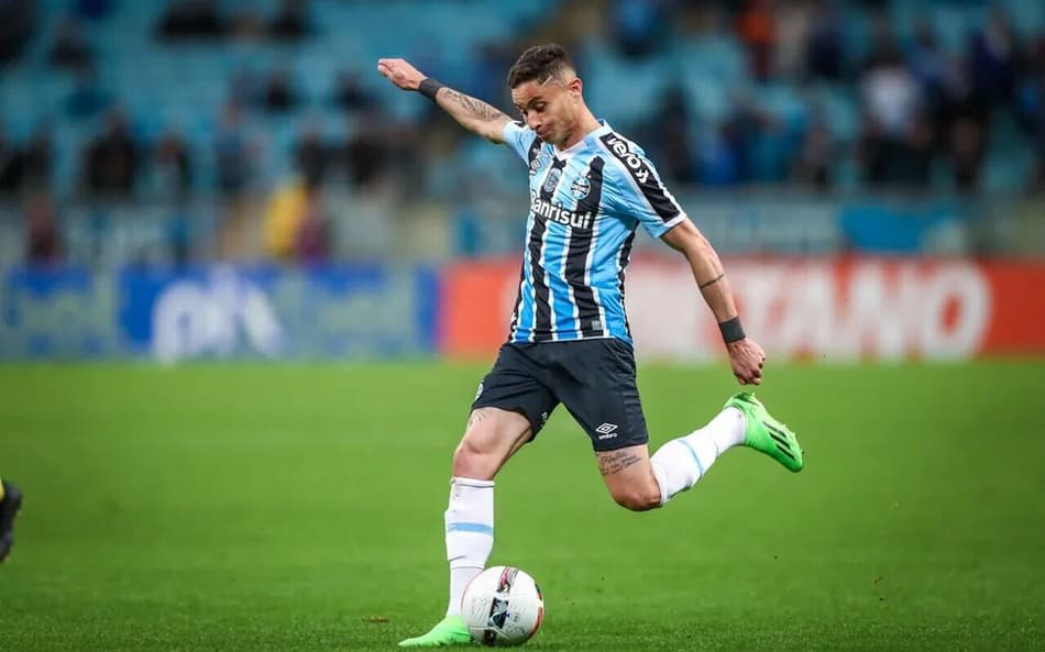 Diogo Barbosa desembarca no Rio de Janeiro para assinar contrato com o Fluminense