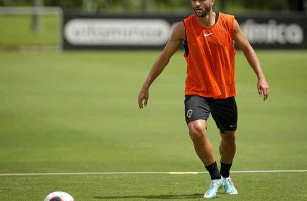 Dirigente do Corinthians dispara contra Júnior Moraes: ‘Covarde e mentiroso’