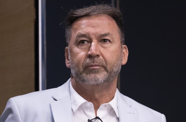 Discurso de Augusto Melo no Corinthians confunde jornalistas: ‘Inacreditável’