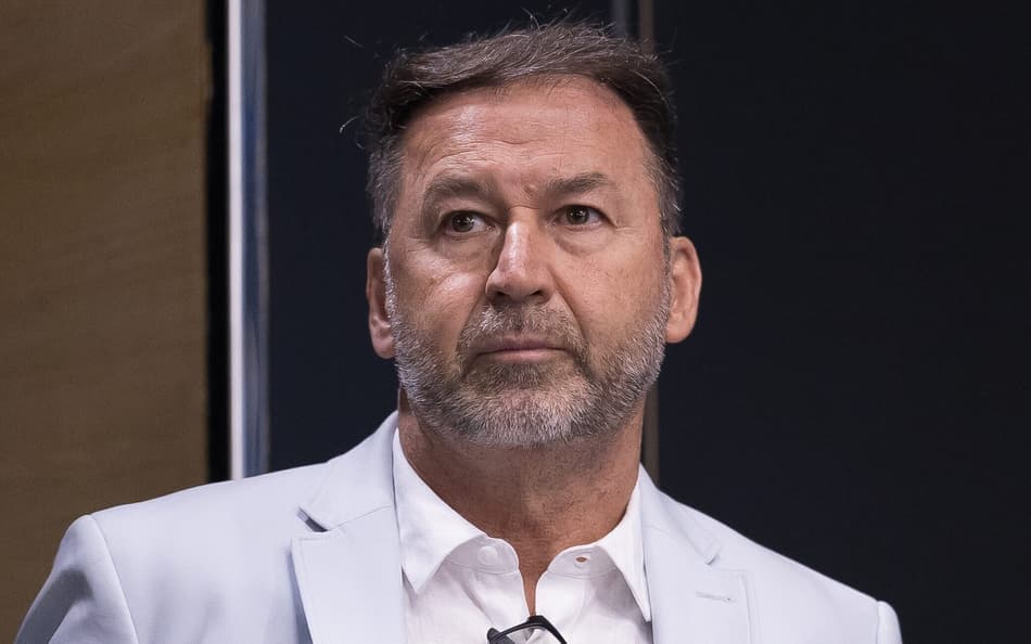 Discurso de Augusto Melo no Corinthians confunde jornalistas: ‘Inacreditável’