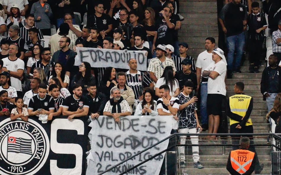 Dois salgados e um refresco? Entenda quem saiu ganhando nas negociações entre Corinthians e Zenit