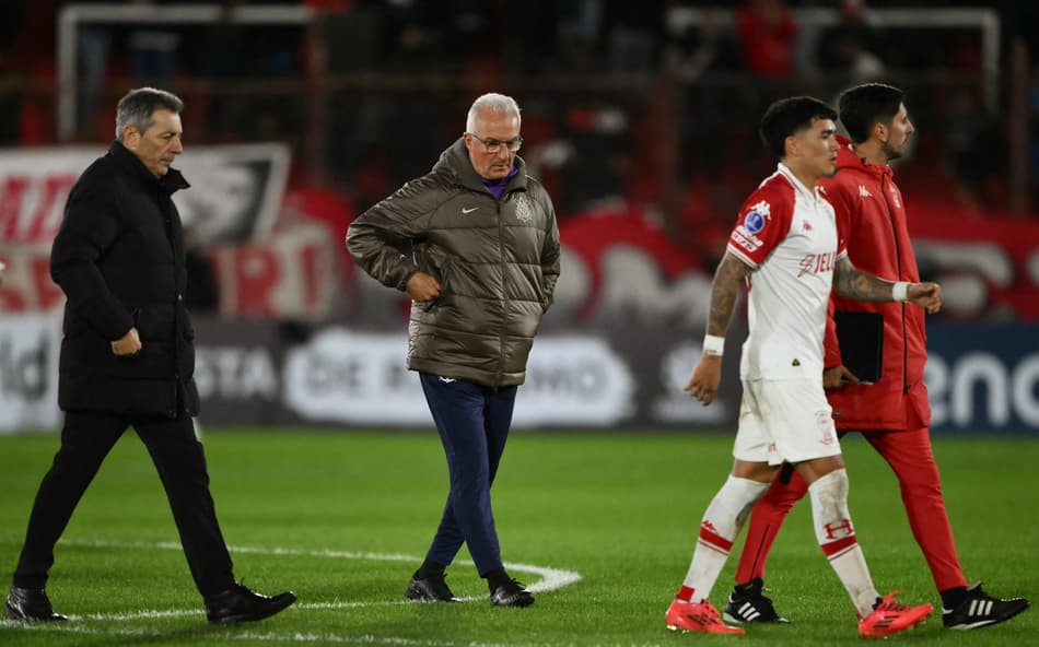 Dorival aponta erro crucial na eliminação do Corinthians na Sul-Americana