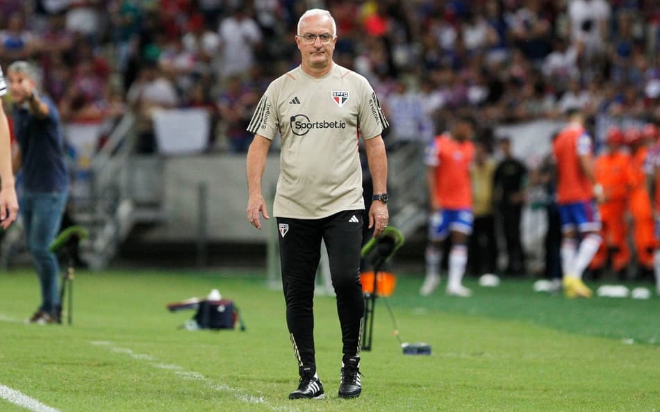 Dorival minimiza invencibilidade no São Paulo após empate sem gols: ‘Ainda estamos vivendo certa instabilidade’