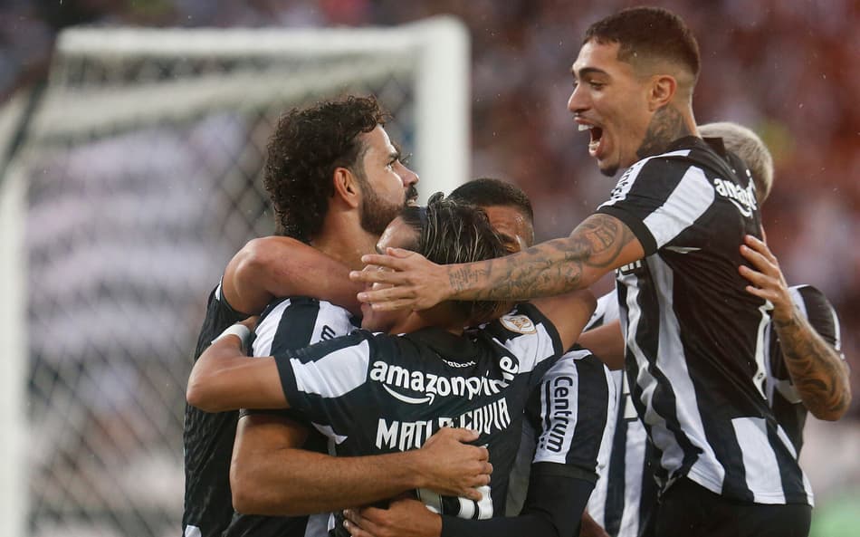 É para acreditar! Temporada atual do Botafogo é recheada de ‘coincidências’ com conquista do Brasileirão de 1995