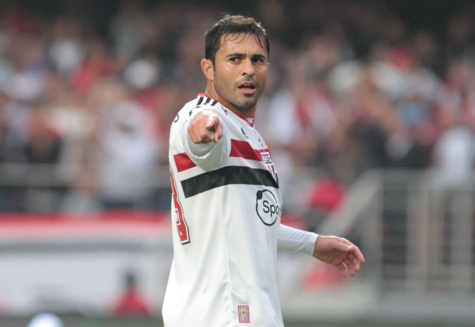 Eder compara Ceni a Ancelotti , mas faz crítica ao ex treinador do São Paulo: ‘Precisa ser mais psicólogo’