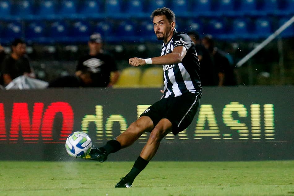 Eduardo demonstra otimismo em seu recomeço e prega título da Sul-Americana como meta do Botafogo