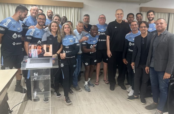 Elenco do Santos tem palestra com Oscar, ídolo do basquete