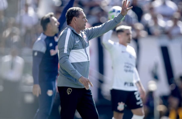 Em 16 jogos, Luxemburgo tem pior aproveitamento de um técnico no Corinthians nos últimos cinco anos