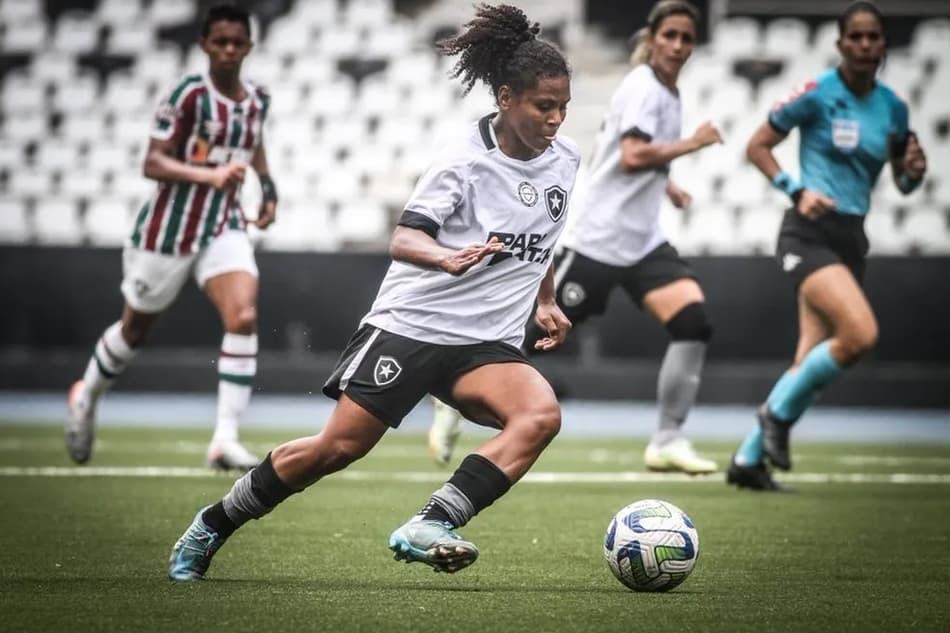 Em clássico marcado por briga, Botafogo e Fluminense empatam no Brasileiro Feminino A2