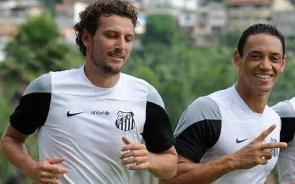 Em meio a busca por um novo treinador, Santos discute possibilidade de contratar ídolo para ser substituto de Falcão na coordenação esportiva