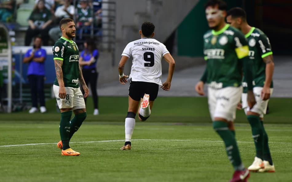 Em momentos distintos, Botafogo e Palmeiras fazem ‘final antecipada’ e podem mudar rumo do Brasileirão