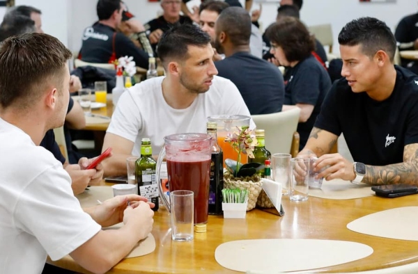 Em primeiro dia de James Rodríguez com grupo, São Paulo vê evolução de contundidos