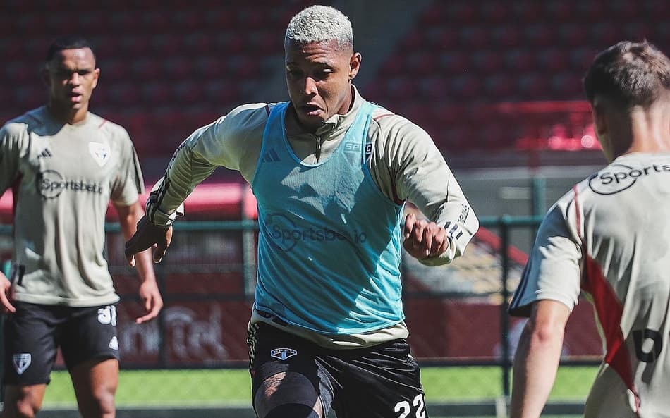 Em reapresentação do São Paulo, Diego Costa não tem lesão diagnosticada