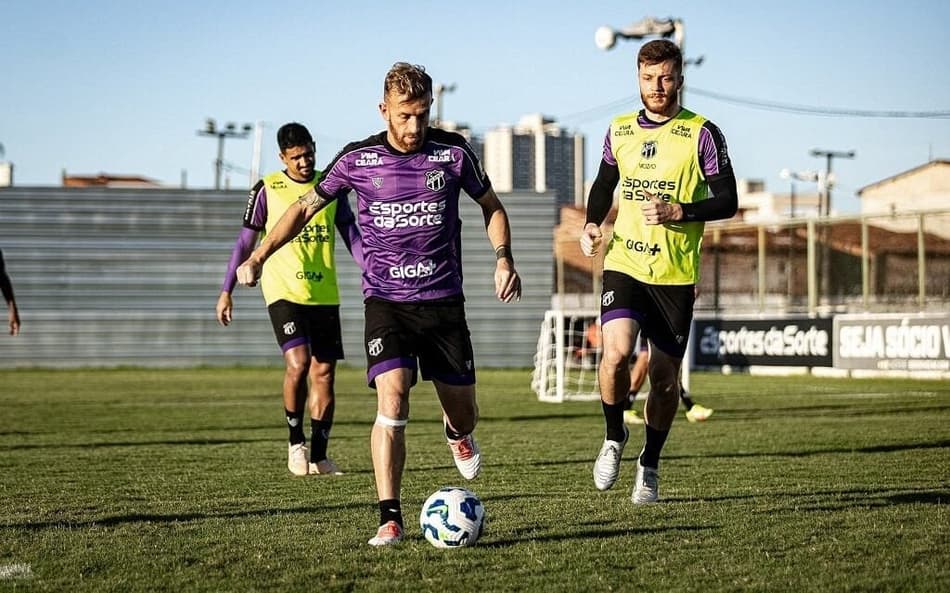 Em semana livre, Ceará inicia preparação para encarar Atlético-MG