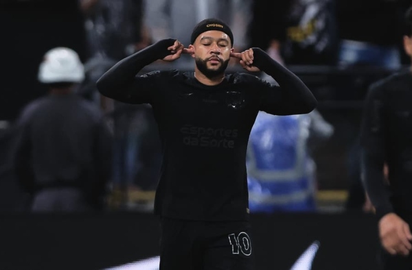 Empresário quer comissão por transferência de Memphis; Corinthians nega vínculo