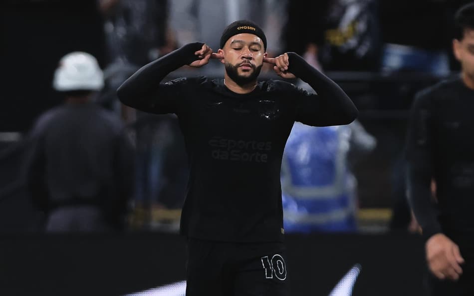 Empresário quer comissão por transferência de Memphis; Corinthians nega vínculo