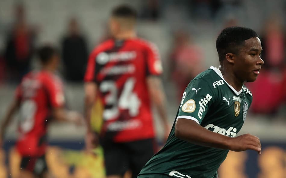 Endrick volta ao palco do seu primeiro gol como profissional pelo Palmeiras
