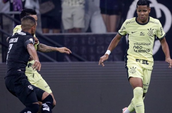 Entenda como Luxemburgo quer aproveitar potencial de Wesley no ataque do Corinthians