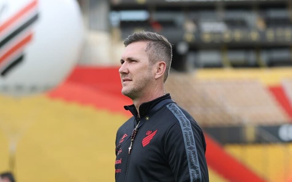 Ex-Athletico e ‘pupilo’ de Felipão, Paulo Turra é anunciado como novo técnico do Santos